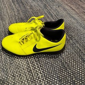Nike Phantom Indoor Soccer Shoes